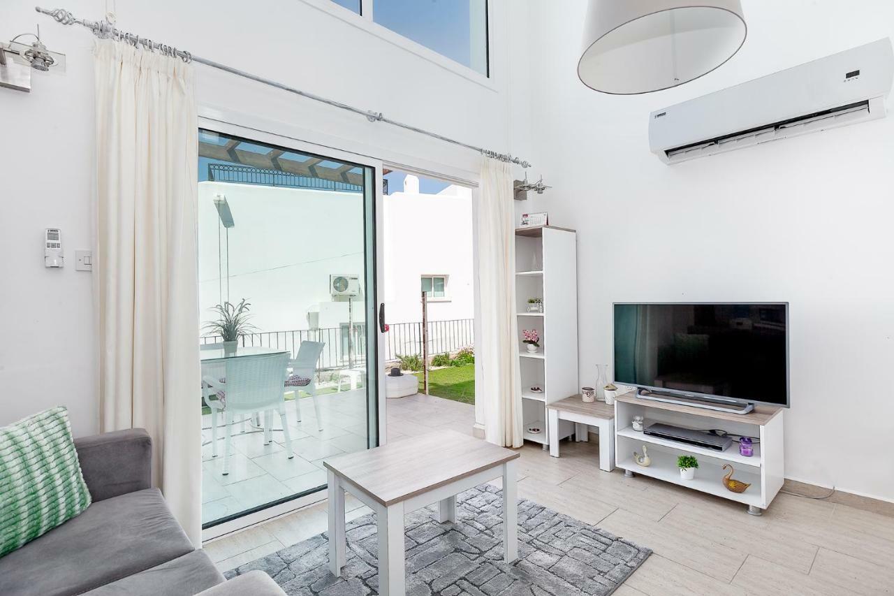 Seaview Selvi Village Apt Vasilia Exterior photo