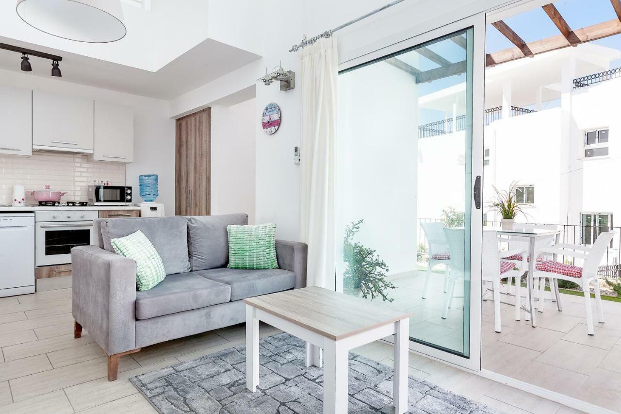 Seaview Selvi Village Apt Vasilia Exterior photo