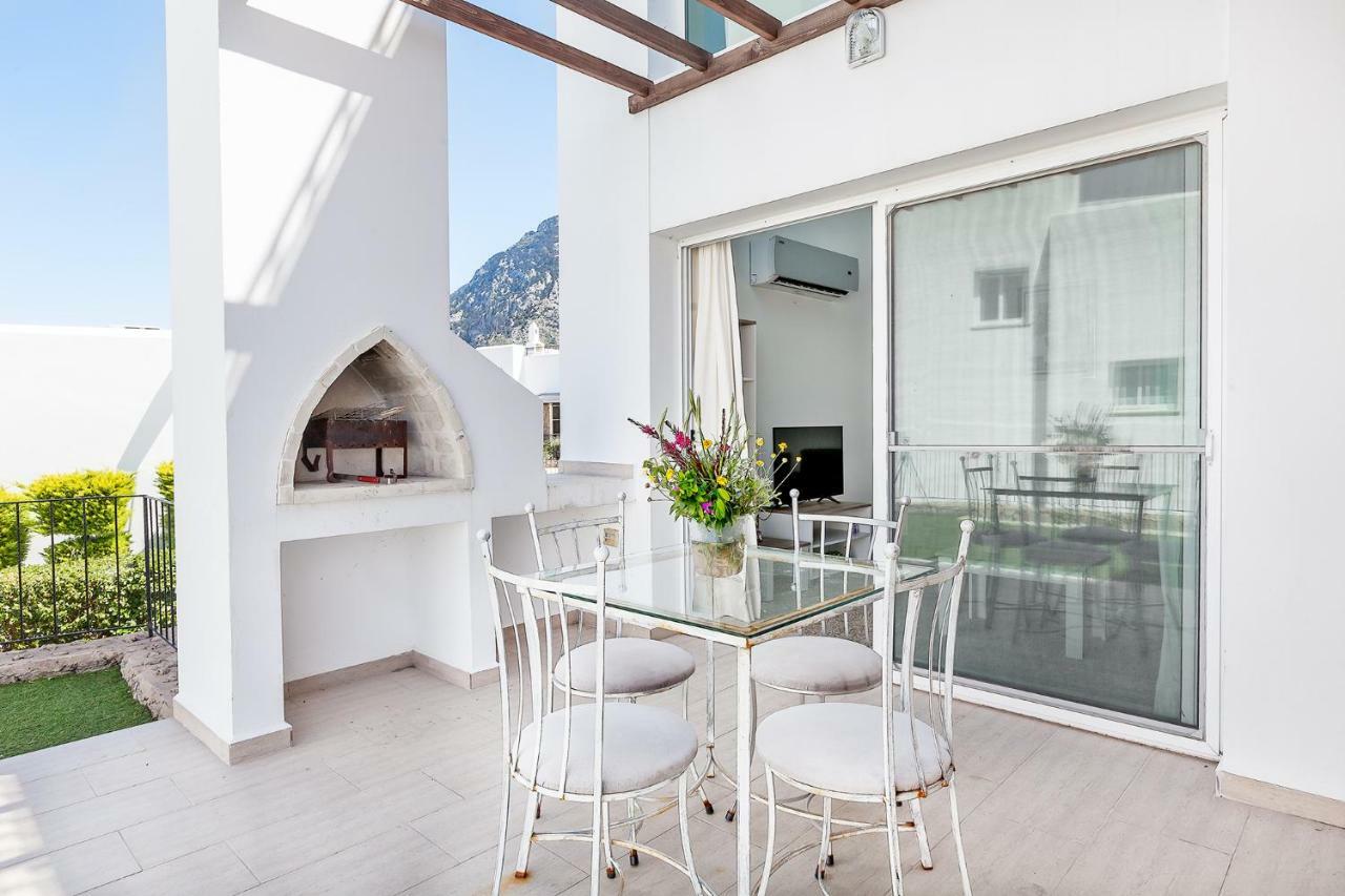 Seaview Selvi Village Apt Vasilia Exterior photo
